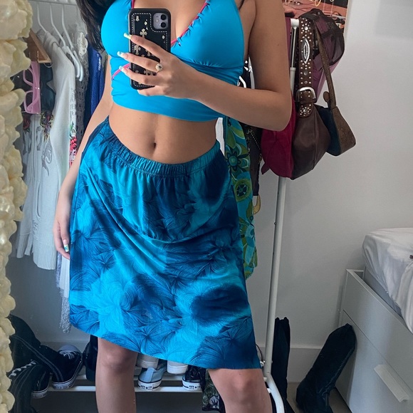 BLUE MIDI SKIRT🏝 - Picture 3 of 3